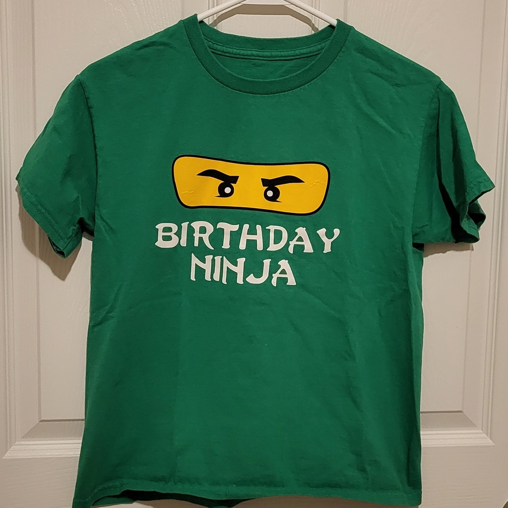 Boys Size 7 Green Birthday Ninja T-Shirt. Worn Once.